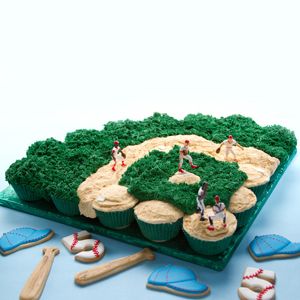 Baseball Field Cupcakes Baseball Cupcake Cakes, Cupcake Arrangements, Baby Shower Cupcakes For Boy, Baseball Cupcakes, Baseball Cookies, Pull Apart Cupcake Cake, Pull Apart Cake, Baseball Cake, Cupcakes For Boys