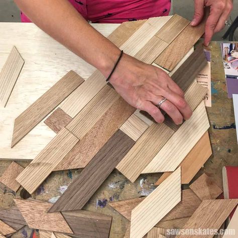 Do you have a lot of leftover scrap wood lying around your workshop, and you're not sure what to do with it all? Here are 71 clever ways to make the most out of every last piece! Scrap Hardwood Projects, Leftover Hardwood Flooring Ideas, Wood Scrap Projects, Small Scrap Wood Projects Diy, Scrap Wood Projects Diy, Scrap Wood Ideas, Wood Lath Art, Scrap Wood Project, Make Wall Art