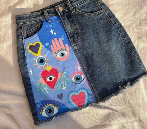 Painting On Denim, Denim Diy Clothes, Painted Handbag, Painted Clothes Diy, Custom Jeans, So Satisfying, Painted Jeans, Denim Skirt Women, Painted Denim