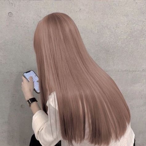 Milktea Hair Colour, Layers In The Back, Beige Hair Color, Longer Layers, Ulzzang Hair, Hair Color Asian, Beige Hair, Korean Hair Color, Girl Hair Colors