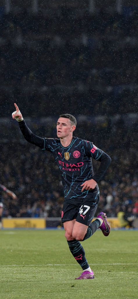 #manchestercity #premierleague #brighton #wallpapers Football Players Photos, Phil Foden, Soccer Photography, Men's Soccer Teams, Football Players Images, Manchester City Football Club, Soccer Workouts, Best Football Players, Football Images