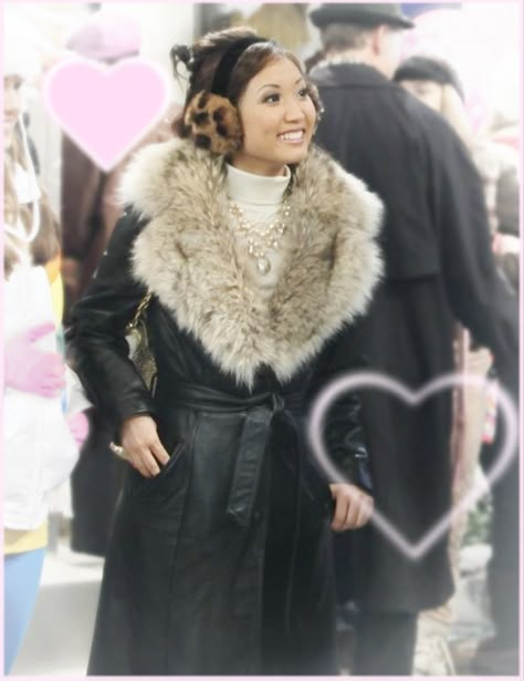 London Tipton Fashion, London Tipton Icon, Brenda Song 2000s, London Tipton Aesthetic, London Tipton Outfits, London Tipton, 2000s Fashion Inspiration, 2000s Magazines, Aura Pink