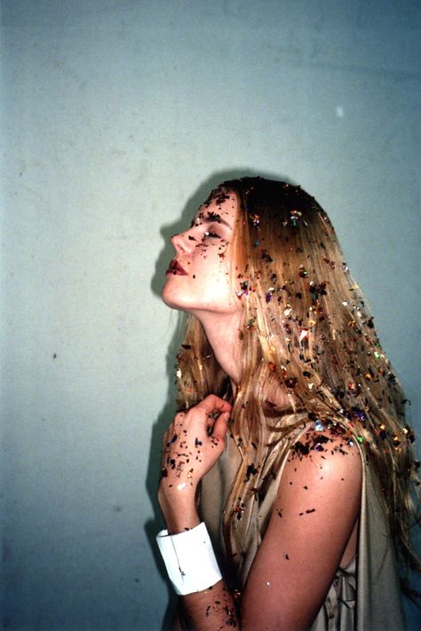 Glitter Photography, Glitter Pictures, Glitter Fashion, Glitter Bomb, Glitter Party, Sparkles Glitter, 인물 사진, Her Hair, Photography Inspiration