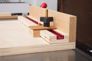 Table Saw Crosscut Sled, Crib Woodworking Plans, Crosscut Sled, Woodworking Items That Sell, Wood Jig, Table Saw Sled, Building A Workbench, Woodworking Table Saw, Miniature Table