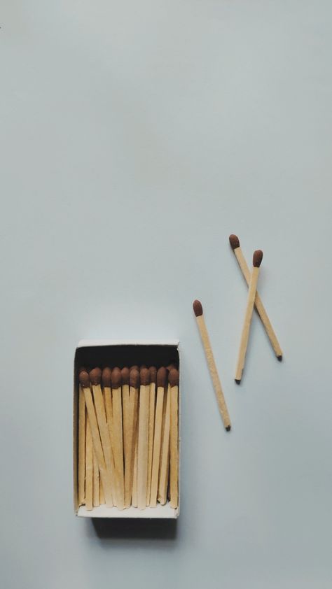 Matchstick photography ideas. Random Object Photography Creative, Single Object Photography, Matchbox Photography, Matches Photography, Flat Lay Photography Ideas, Matches Aesthetic, Match Photography, Match Background, Light Object