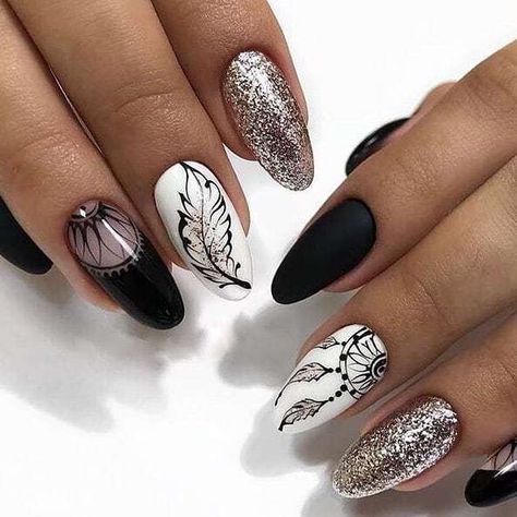 Feather Nail Designs, Dream Catcher Nails, Winter Nail Art Designs, Feather Nail Art, Black And White Nail, Feather Nails, French Pedicure, Winter Nails Acrylic, Black Nail Designs