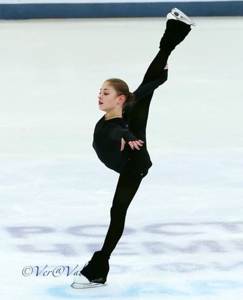 Alena Kostornaia, Aliona Kostornaia, Figure Ice Skates, Skater Vibes, Skating Aesthetic, Russian Figure Skater, Figure Skating Dresses, European Championships, Hanyu Yuzuru