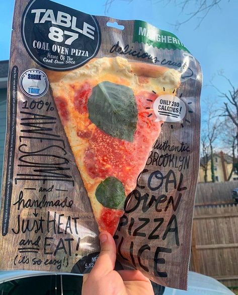 Frozen Pizza Packaging Design, Fast Food Salads, Pizza Packaging, Pizza Logo, Frozen Pizza, Mini Pizza, Pizza Slice, Pizza Pasta, Frozen Food