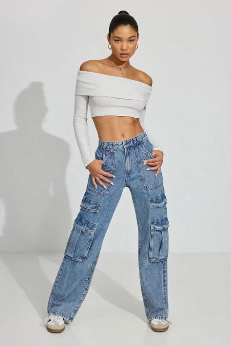 High Rise Wide Cargo Jeans, Dale Blue Cargo Jeans Outfit Women, Cargo Jeans Women, Cargo Pants Denim, Cargo Jeans Outfit, Cargo Pants Jeans, Denim Cargos, Blue Cargo Pants, Jeans Outfit Women, Denim Cargo Pants