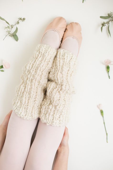 Chunky Knit Leg Warmers Pattern by Anne Weil of Flax & Twine Chunky Leg Warmers, Ballet Legwarmers, Free Knitting Patterns For Beginners, Free Beginner Knitting Patterns, Diy Leg Warmers, Knit Leg Warmers Pattern, Leg Warmers Knit, Boots With Leg Warmers, Leg Warmers Pattern