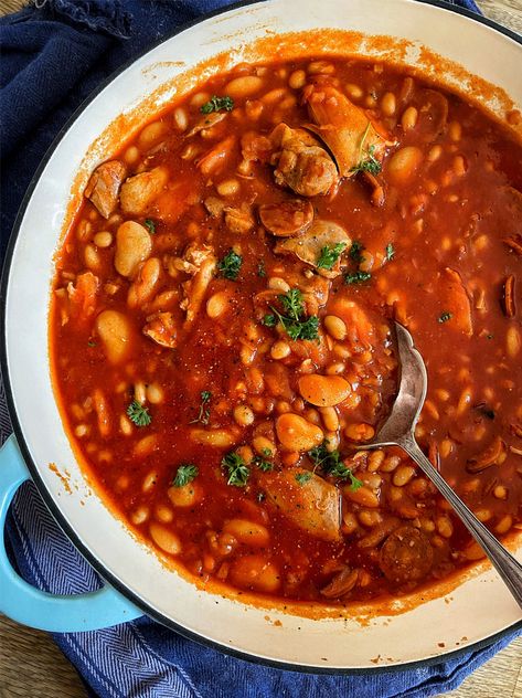 Comfort Food Dinner Ideas, Chorizo And Bean Stew, Uni Meals, Chicken And Chorizo, Chicken Chorizo, Canned Butter, Dinner Choices, Homemade Cookbook, Healthy Comfort