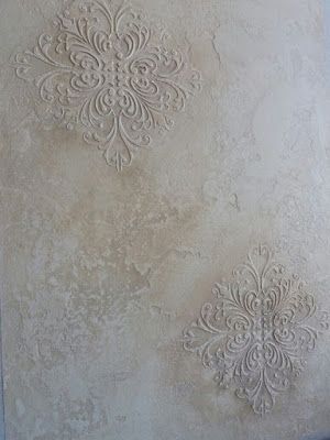 Textured Stenciled Wall, Stencils Tutorials, Wallpaper Stencil, Stencil Painting On Walls, Wall Paint Designs, Wall Finishes, Plaster Walls, Stencil Art, Textured Wall