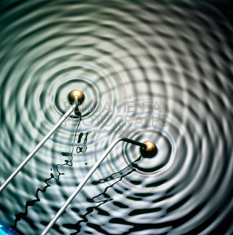 INTERFERENCE PATTERNS OF TWO POINT SOURCES<br /> Increase of Wavelength<br /> (2 of 2)<br /> A two-point source interference pattern always has an alternating pattern of nodal and anti-nodal lines. When wave frequency is reduced, which increases the wavelength,  the separation between the lines increases. Learn Physics, Light Art Installation, Geometry In Nature, Science Physics, Sound Installation, Ear Art, Meaningful Pictures, Fluid Dynamics, Martial Arts Techniques