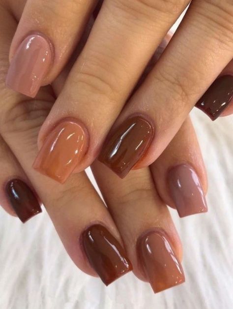 Thanksgiving Nails Solid Colors, Plain Thanksgiving Nails, Thanksgiving Nail Designs Fall Short, Thanksgiving Nails Short Dip, Fall Thanksgiving Nails 2023, Thanksgiving Nail Colors Gel, Minimalist Thanksgiving Nails, November Nails Ideas 2023, Thanksgiving Nails 2023