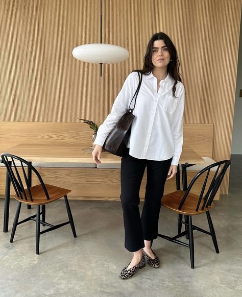 Amanda Sanchez, Linen Shirt Outfit, Anna Edit, Summer Linen Shirt, Trousers High Waisted, Outfit Everyday, Minimalist Outfits, Collared Shirts, Coats Black