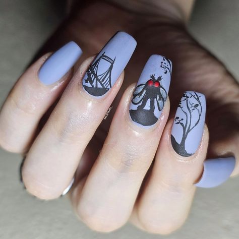 🧛🏻‍♀️Karolina Gonzalez🧛🏻‍♀️ Nail Art Enthusiast | I had to do a design for 🌉👽🦋Mothman🌉👽🦋 [𝔣𝔯𝔢𝔢 𝔥𝔞𝔫𝔡] For any of my followers who don't know about this cryptid, Mothman "is a humanoid... | Instagram Mothman Nails, Mothman Art, Art Enthusiast, My Followers, Free Hand, Halloween Nails, A Design, Nail Art, Nails