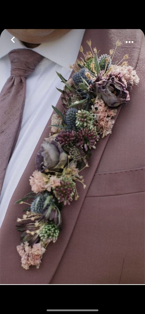 Wearable Flowers Wedding, Non Traditional Wedding Flowers, Gay Wedding Flowers, Alternative Bouquet Ideas, Lapel Flower Wedding, Unusual Wedding Bouquets, Celosia Flower, Daisies Wedding, Wearable Flowers