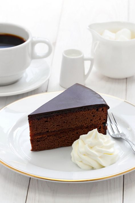 Sacher Torte Recipe, Viking Food, Rich Desserts, Sweet Pastry, Bakery Desserts, Chocolate Dessert, Pastry Cake, Tea Cakes, Recipes Dessert