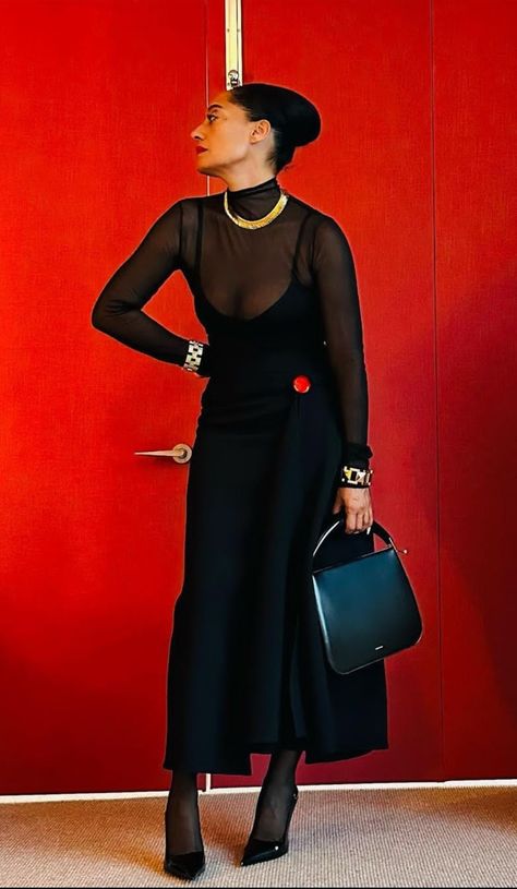 Angela Rye Style, Tracee Ellis Ross Style Girlfriends, Tracee Ellis Ross Summer Style, All Black Looks Woman Style, Tracee Ellis Ross Aesthetic, Traci Ellis Ross Style Outfits, Tracie Ellis Ross Style Outfits, Issa Rae Outfits, Trace Ellis Ross Style