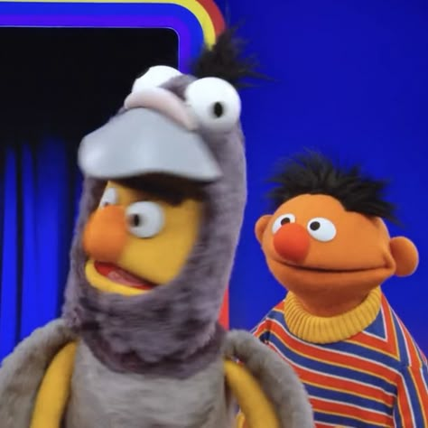 Bert And Ernie Matching Pfp, Ernie Sesame Street, Epi Y Blas, Ernie And Bert, Beto Y Enrique, Bert Sesame Street, Bert And Ernie, Bert & Ernie, Master Of Puppets