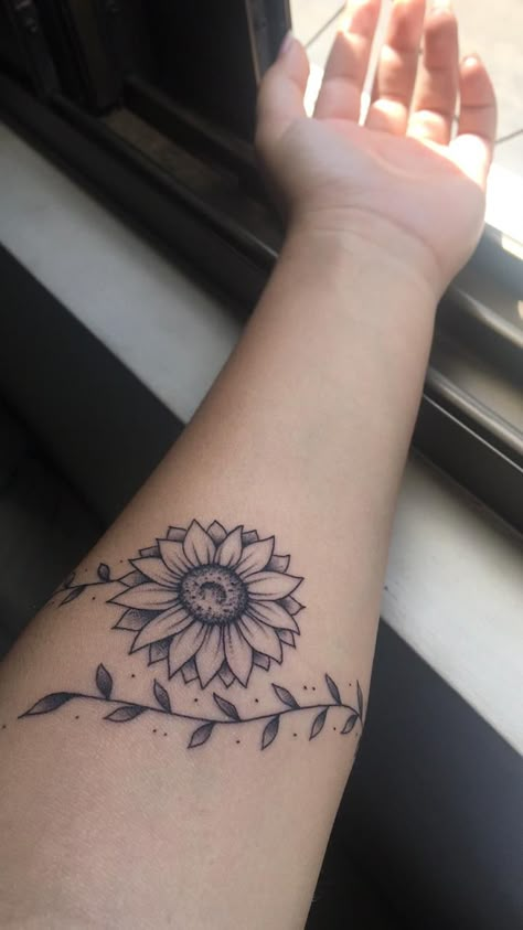 Sunflower Wrist Cuff Tattoo, Sunflower Tattoo Forearm Simple, Sunflower Band Tattoo, Sunflower Arm Band Tattoo, Sunflower Bracelet Tattoo, Sunflower Wrap Around Tattoo, Sunflower Arm Tattoos For Women, Sunflower Wrist Tattoo, Sunshine Tattoo Ideas