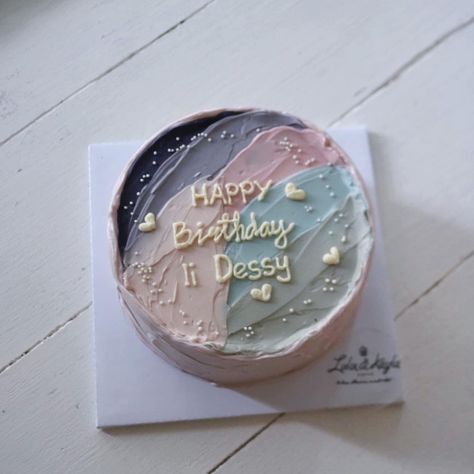 Banto Cake Design, Korean Minimalist Cake, Dessert Cravings, Minimalist Cake, Korean Cake, Simple Cake Designs, Simple Cake, Bento Cake, Baby Birthday Cakes