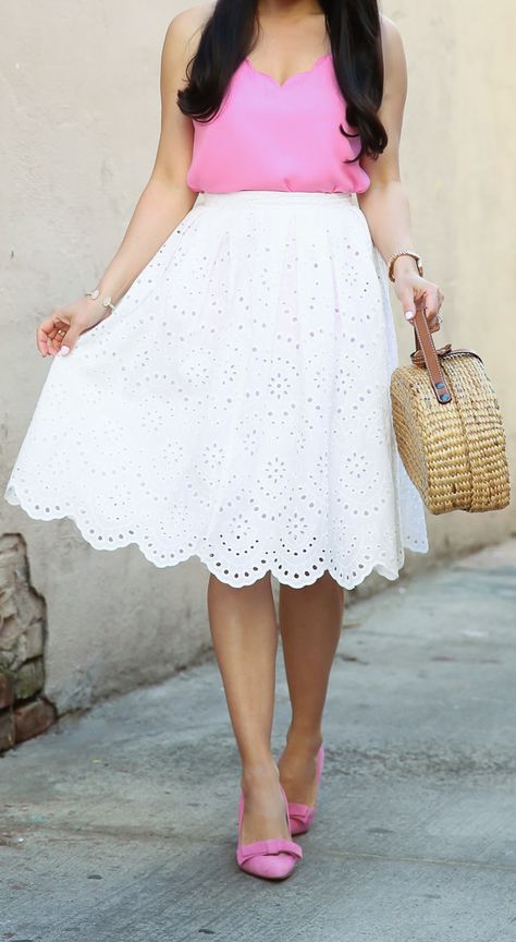 White Eyelet Skirt Outfit, Eyelet Skirt Outfit, White Lace Skirt Outfit, Pink Lace Skirt, White Eyelet Skirt, White Skirt Outfits, Flowy Skirts, Mai Thai, Stylish Petite