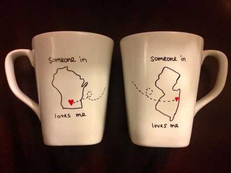 Long distance friendship mugs. Made this for my best friend for her graduation gift. #friendship #gift Long Distance Best Friend Gift Ideas, Friendship Mugs, Bf Bday, Distance Best Friends, Cheesy Gifts, Distant Friends, Best Friend Gift Ideas, Gift Ideas For Best Friend, Long Distance Best Friend