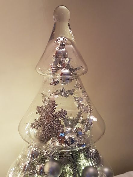 Gorgeous glass Christmas tree display jar from Cox & Cox Christmas Tree Container, Canister Crafts, Christmas Tree Jar, Jars Decoration Ideas, Christmas Tree Display, Glass Trees, Jar Display, Tree Display, Cabin Christmas