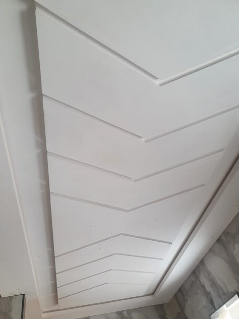 Plain Pop Ceiling Design, Latest False Ceiling Designs, Wooden Ceiling Design, Jaali Design, Cornice Design, New Ceiling Design, Pvc Ceiling Design, Pop Ceiling, Interior Ceiling Design