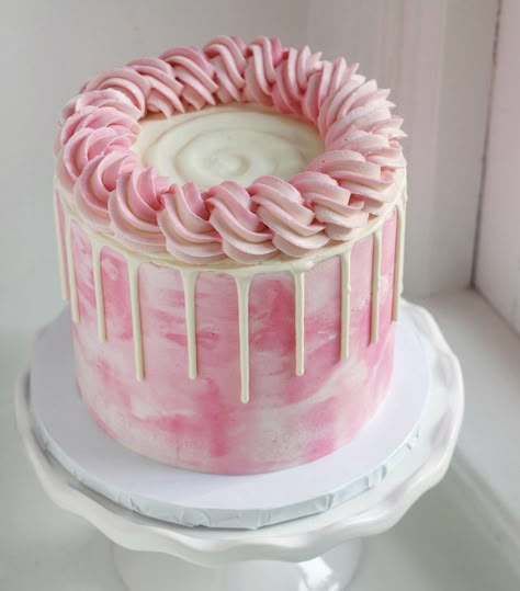 Frosting Piping, Money Birthday Cake, Cake Drip, Birthday Cake Roses, Pink Baby Shower Cake, Cake Designs For Girl, Fondant Cake Designs, Pastel Cakes, Pink Birthday Cakes