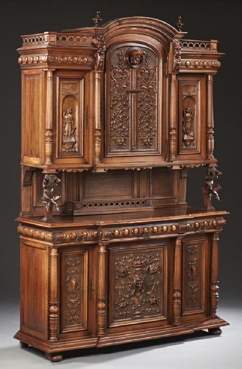 French Henry II Style Carved Walnut Buffet, 19th century. Walnut Buffet, Dream Dining Room, Dining Room Hutch, Gothic Furniture, Carved Furniture, Victorian Furniture, Wood Carving Designs, Carving Patterns, Carving Art