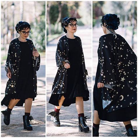 Celestial Fashion, How To Wear Kimono, White Converse Outfits, Witchy Outfits, Beach Cardigan, Boho Goth, Cardigan Kimono, Boho Cardigan, Witch Fashion