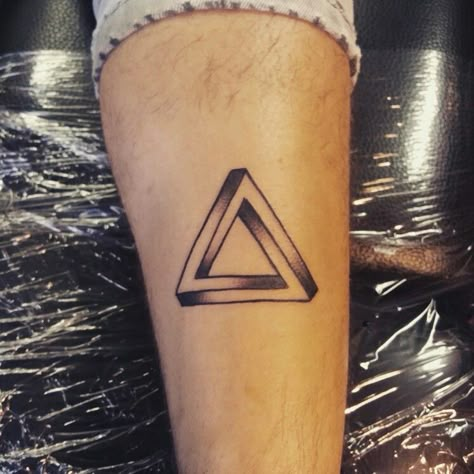 Mc escher tattoo Impossible Triangle Tattoo, Mc Escher Tattoo, Escher Tattoo, Tattoo Learning, Impossible Triangle, Lavender Tattoo, Yin Yang Art, Tattoo Board, Mc Escher