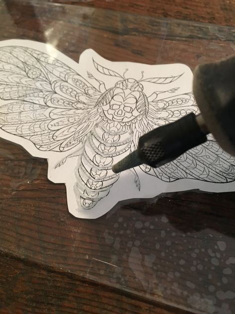 Dremel Engraving, Wood Etching, Dremel Tool Projects, Glass Etching Patterns, Glass Etching Projects, Etching Ideas, Dremel Crafts, Dremel Carving, Dremel Projects