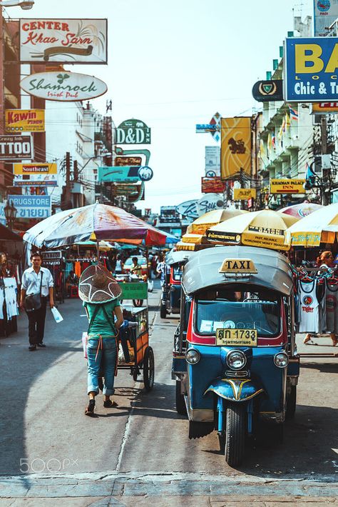 Bangkok Shopping, Khao San Road, Thailand Travel Tips, Bangkok City, Bangkok Travel, Visit Thailand, Phi Phi Island, Voyage Europe, Koh Tao