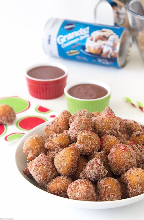 Sweet And Salty Churro Bites, Churro Cheesecake Bites, Pie Pastry Recipe, Churro Bites, Pastries Recipes, Chocolate Dipping Sauce, Churro Cheesecake, Spicy Chocolate, Easy Donuts