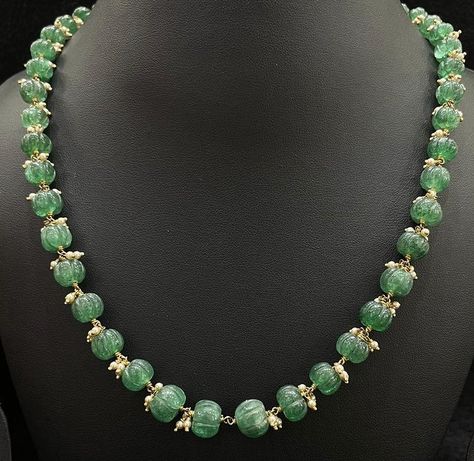 Emrald Beeds Jewellery, Green Beads Jewellery Designs, Gold Pearl Jewelry, Gold Bridal Necklace, Beads Collection, Antique Gold Jewelry Indian, Pearl Jewelry Design, Gold Jewelry Simple Necklace, Beaded Jewelry Necklaces