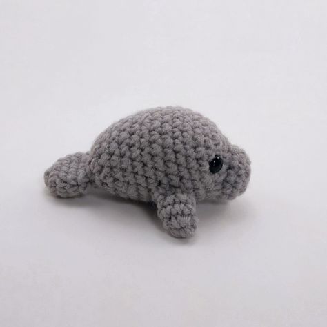 Mini Manatee amigurumi pattern by Crochet Unique, Confection Au Crochet, Crochet Shop, Crochet Simple, Fun Crochet Projects, Crochet Animal Patterns, Crochet Diy, Diy Crochet Projects, Crochet Hook Sizes