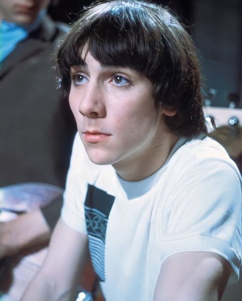 Keith Moon, British Invasion, Classic Rock, Follow Me On Instagram, Rock N Roll, Music Artists, Cool Hairstyles, Musician, Follow Me