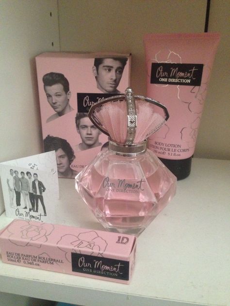 Day 9: our moment fragrance i got for xmas!!:) One Direction Perfume, One Direction Aesthetic, Four One Direction, One Direction Merch, 2010s Nostalgia, One Direction Photos, I Love One Direction, 1 Direction, Funny Profile Pictures