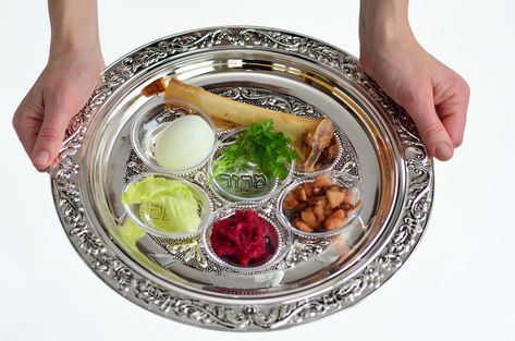 10  completely secular reasons to appreciate the foods on the Passover seder plate. If you’ve ever been to a Passover Seder there is good chance you noticed the signature centerpiece on the table: the seder plate. The decorative plate designates a spot for 5 symbolic foods: beitzah, the hard-boiled egg zeroa, the lamb shank bone … Passover Images, Passover Recipes Dessert, Passover Holiday, Seder Meal, Boneless Leg Of Lamb, Matzah Ball, Chopped Liver, Passover Seder Plate, Deli Style