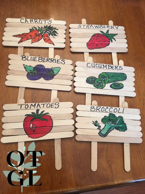 DIY Popsicle Stick Garden Markers - Own That Garden Life Popsicle Stick Garden Labels, Garden Label Ideas, Garden Club Program Ideas, Garden Labels Diy, Plant Labels Diy, Kindergarten Garden, Garden Signs Diy, Stick Garden, Garden Markers Diy