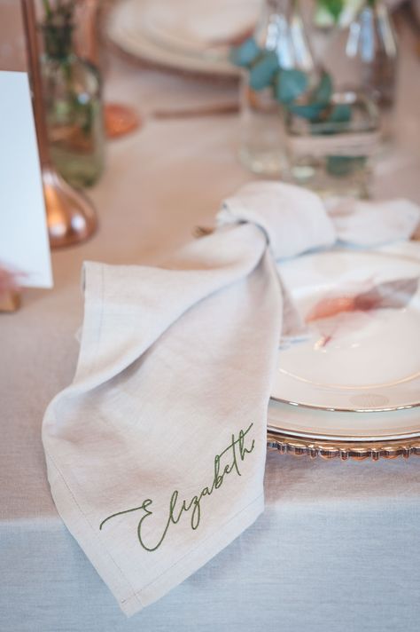 Hand embroidered soft linen napkin make a perfect wedding favour.  Neutral shades for the wedding table enhanced with copper elements. Personalised Napkins, Napkins Wedding Table, Timeless Elegant Wedding, Cloth Napkins Wedding, Embroidery Napkins, Custom Wedding Napkins, Wedding Napkins Personalized, Elegant Wedding Inspiration, Fabric Napkins