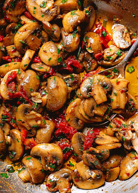 Mushroom Mix Recipe, Italian Mushrooms, Tomato Butter Sauce, Mushroom Dishes, Garlic Mushrooms Recipes, Mushroom Garlic, Mushroom Side Dishes, Mushroom Lasagna, Mushroom Recipes Healthy