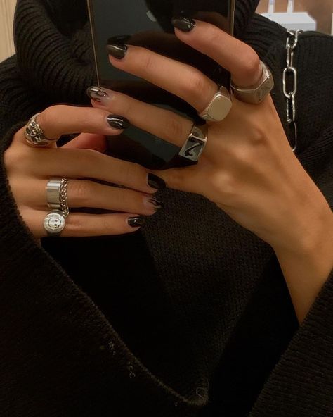 Hands With Rings, Grunge Ring, Edgy Rings, Aesthetic Rings, Grunge Jewelry, Edgy Jewelry, Indie Jewelry, Michelle Williams, Dope Jewelry