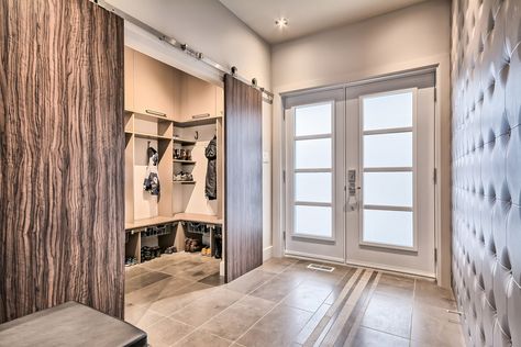 Mudroom Closet, Mud House, Mudroom Design, Laundry Mud Room, Entry Way, Home Reno, Aesthetic Room, Home Staging, Modern House Design