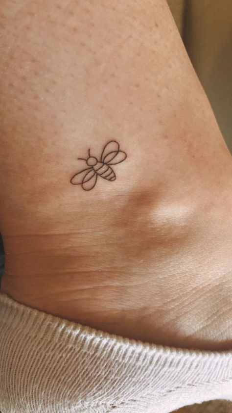 Doodle Bee Tattoo, Mini Bee Tattoo Simple, Bee Micro Tattoo, Bumble Bee Tattoo Behind Ear, Bee Tattoos Simple, Minimalist Bumble Bee Tattoo, Micro Bumble Bee Tattoo, Minimalistic Bee Tattoo, Bee With Heart Tattoo