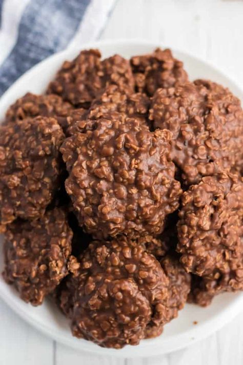 Chocolate Peanut Butter No Bake, Peanut Butter No Bake Cookies, Favorite Christmas Cookies, Best No Bake Cookies, Chocolate No Bake Cookies, Chocolate Oatmeal Cookies, Peanut Butter No Bake, Peanut Butter Oatmeal Cookies, Chocolate Peanut Butter Cookies