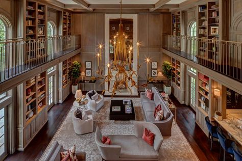 Luxury Home Library, Transitional Family Room, Transitional Interior Design, Collected Interiors, Library Room, Home Library Design, Home Libraries, Library Design, Interior Architect